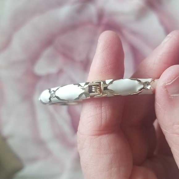 SEQUIN (Set of 2) White Enamel Swarovski Crystal Hinged Bangles Nordstrom NWT - Picture 7 of 9